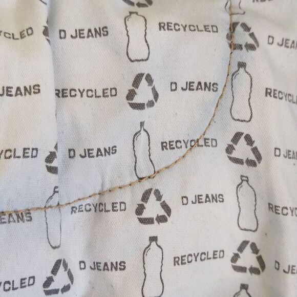 D. Jeans medium blue wash baby Bootcut, mid rise, no distressing, size 6 - Picture 6 of 7